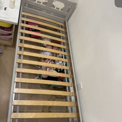 Kids Bed frame, 27 1/2x63"