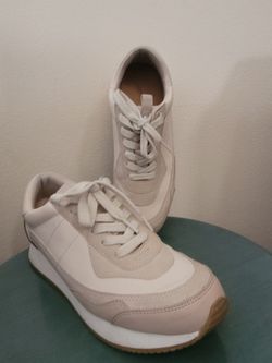 Tennis Shoes