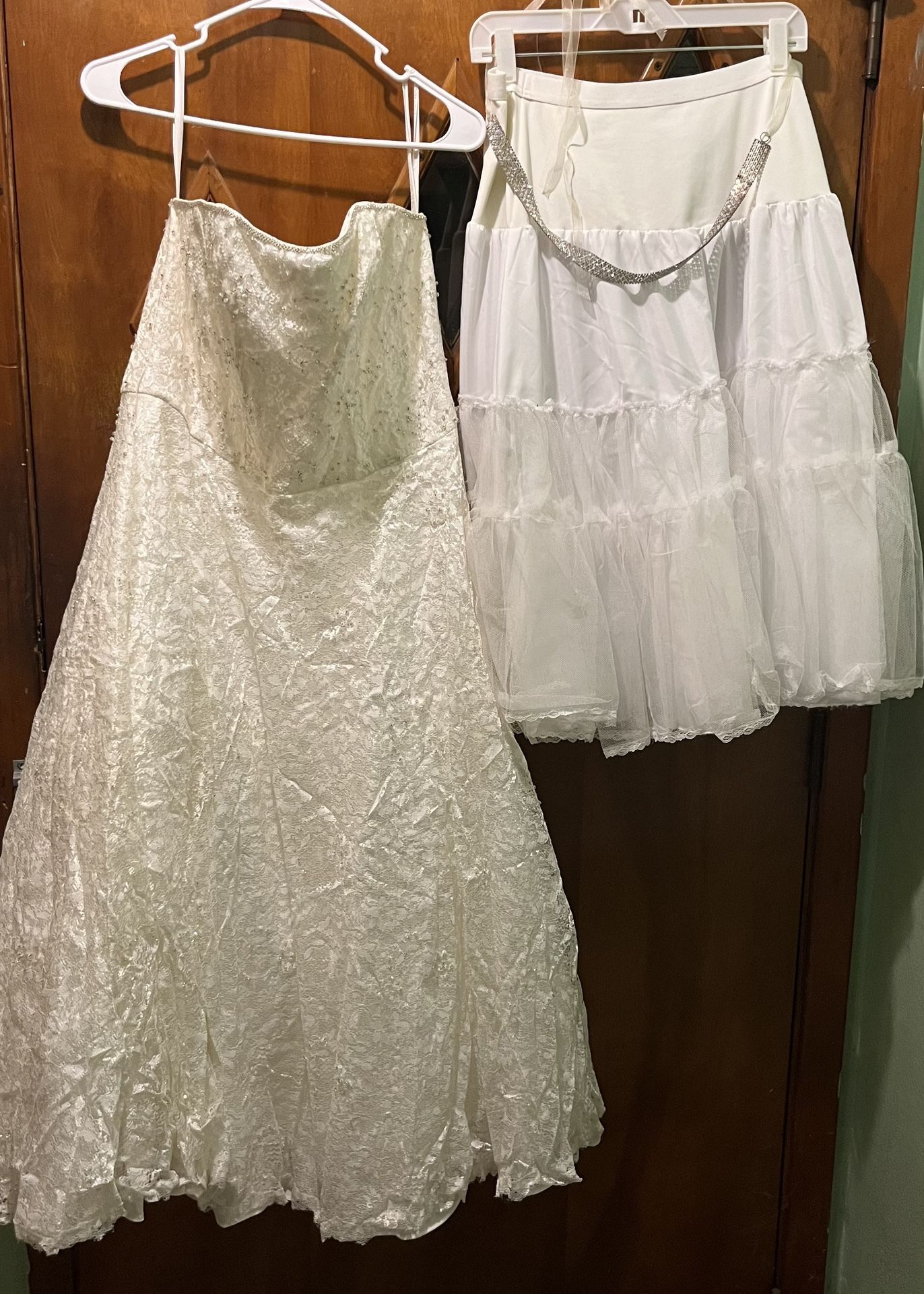 Size 16 Women’s David’s Bridal  White Wedding Dress