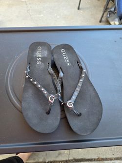 Guess Flip Flops