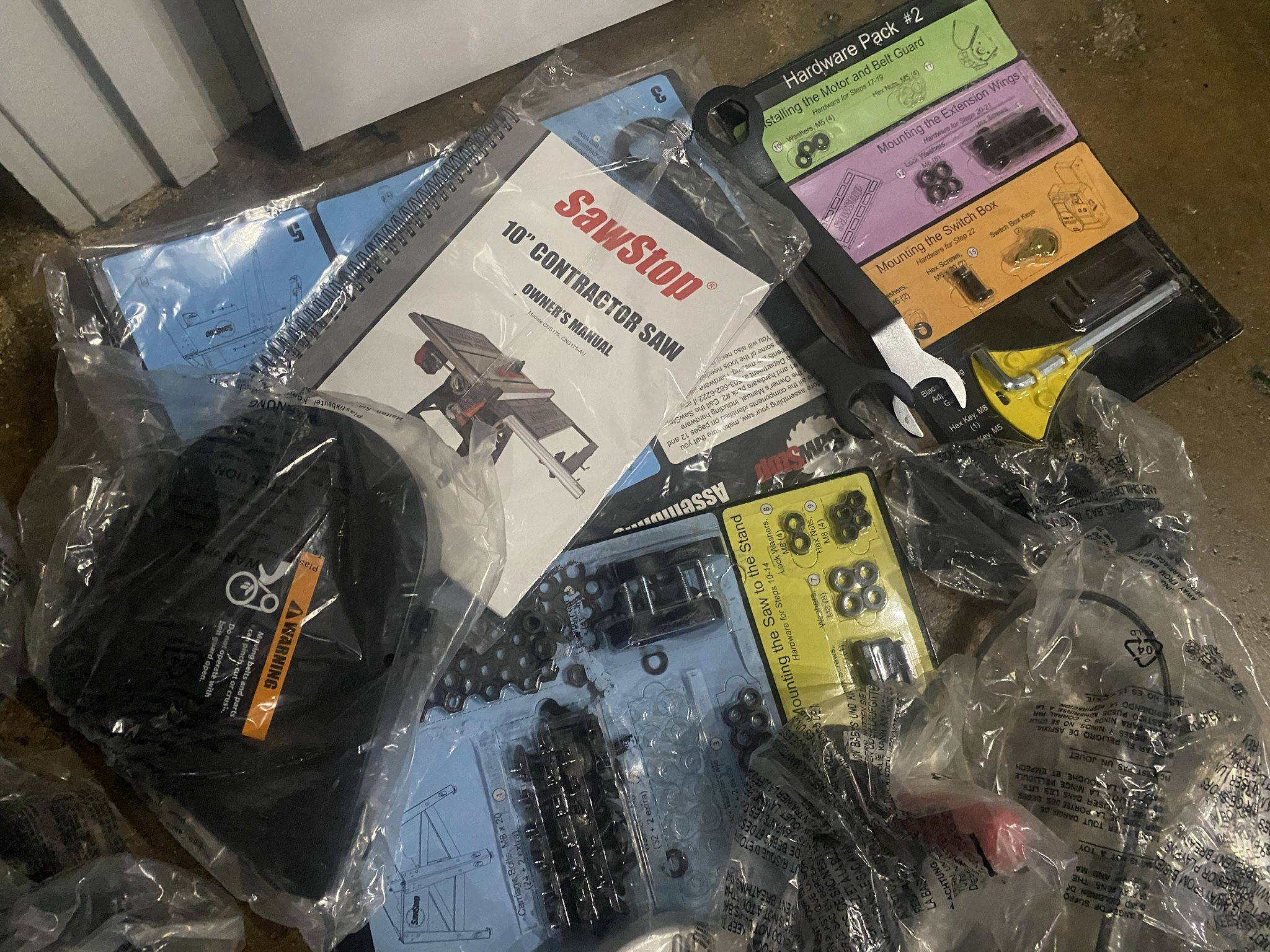 T30401 SawStop 10" Contractor Table Saw + Saw Cart + Xtra Cast iron