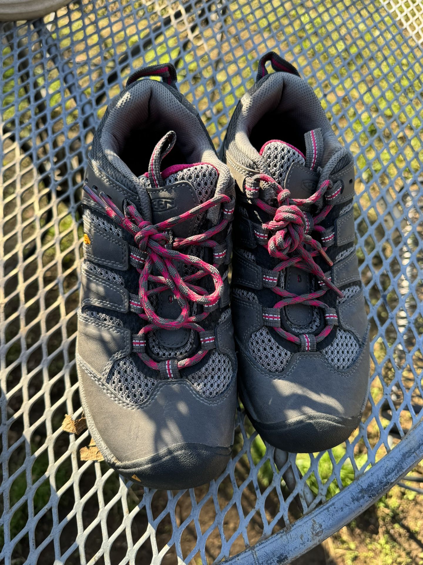 Keen Hiking Shoes Womens Size 7