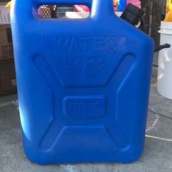 Blitz 6 gallon water containers