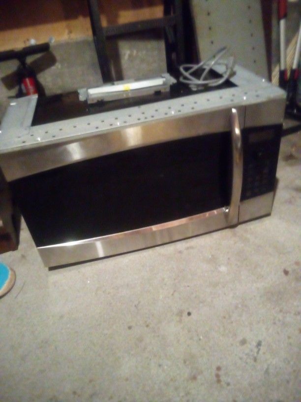 GE Profile. ADVANTIUM 120 HOUSEHOLD SPEED COOK OVEN