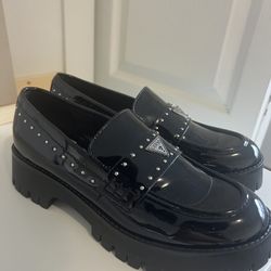 GUESS black platform loafers – new – size 8 1/2