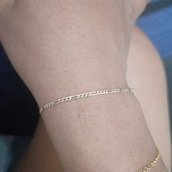 10k Gold Figaro Bracelet 