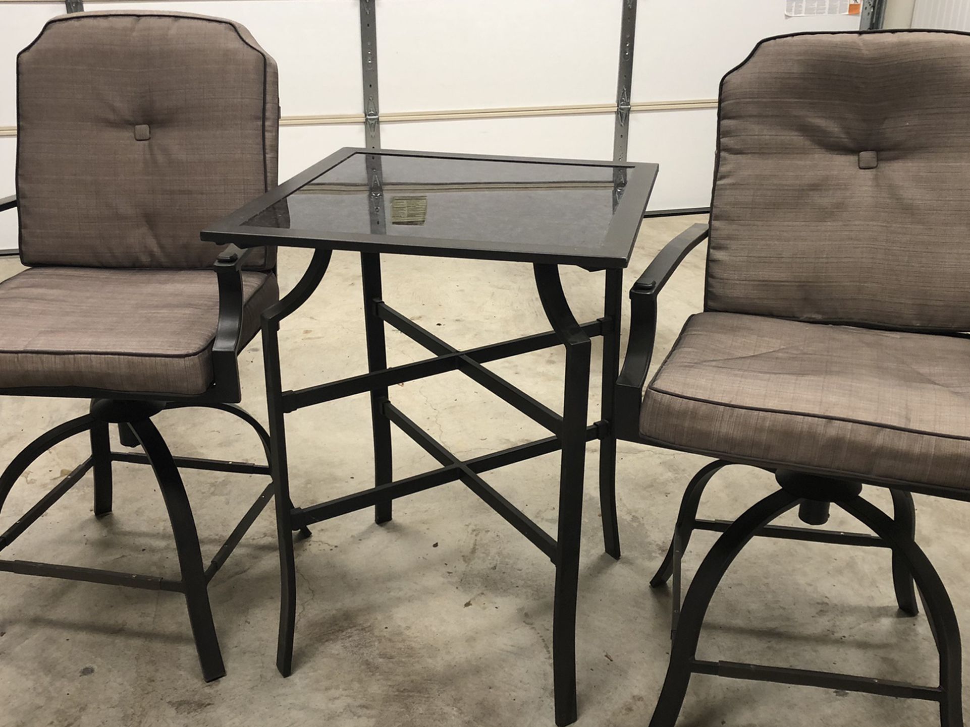 Patio Table/Chair Set