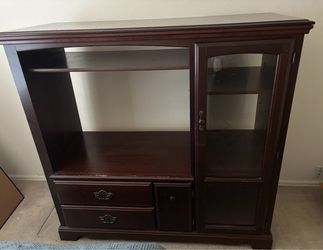 Entertainment center
