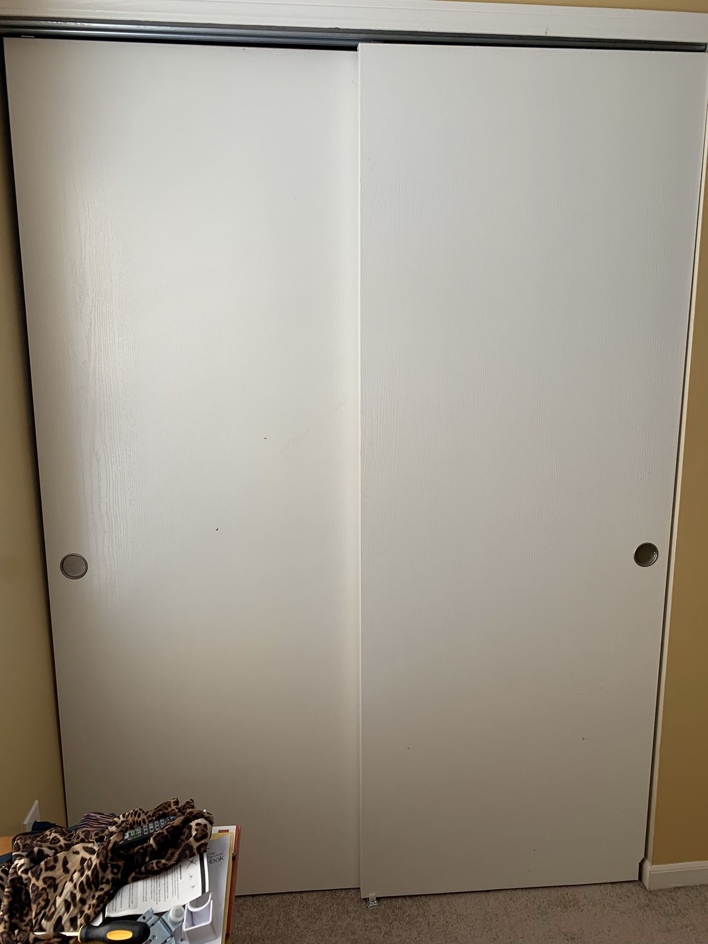 Closet sliding doors