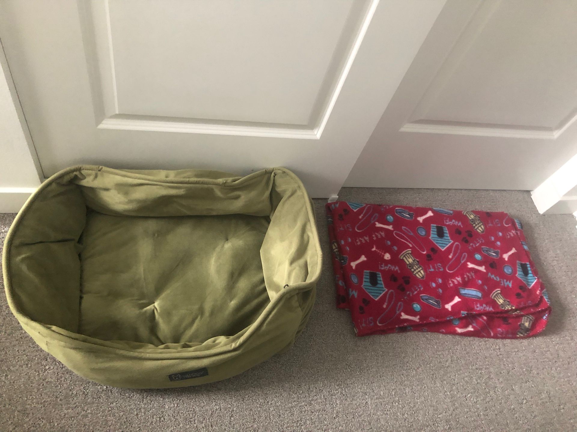 New dog bed, size 25x25