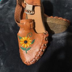 Womens Size 9 Almost New