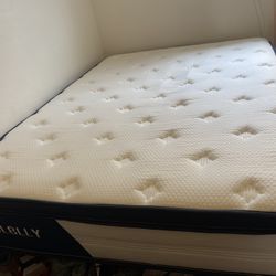 Full Size Mattress w/ Frame