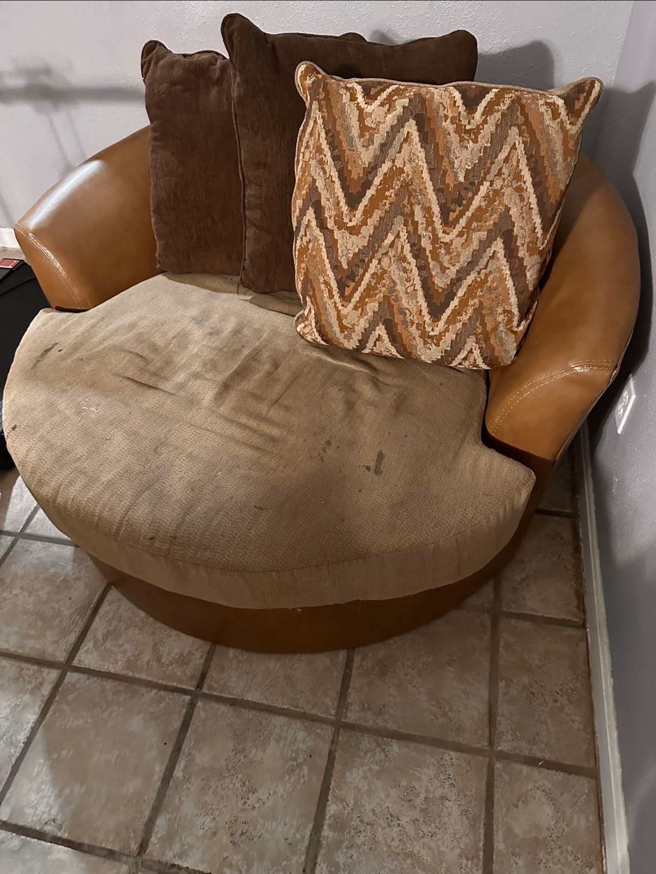 Round Big Sofa