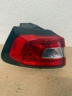 2014-2018 JEEP CHEROKEE TAIL LIGHT LEFT SIDE OEM