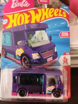 Hot Wheels Barbie Dream Camper Purple moc