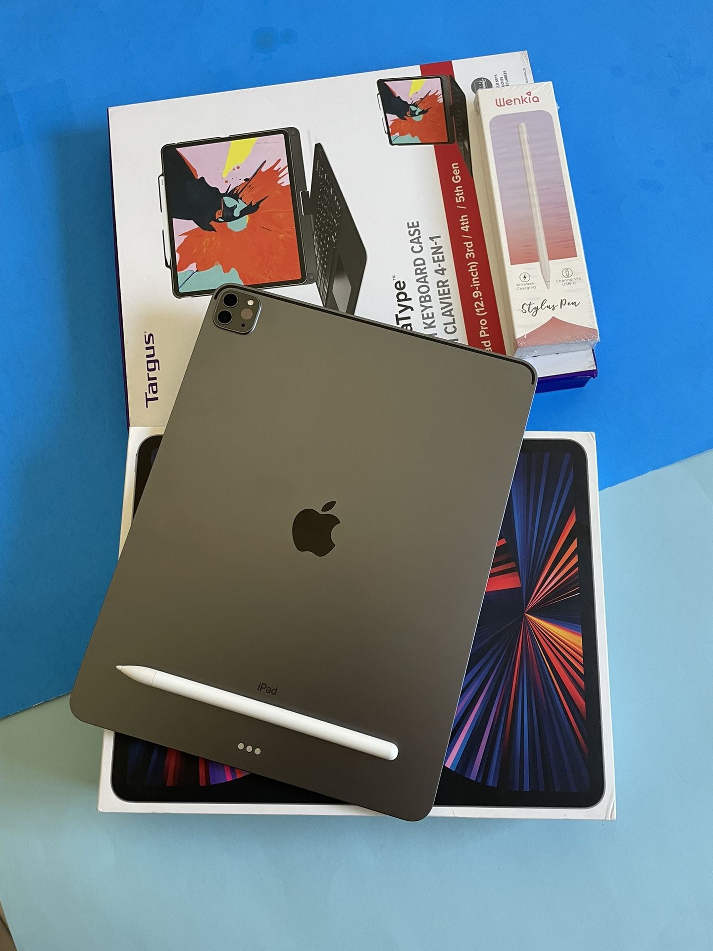 Apple iPad Pro 12.9” 5th Generation (2021 - M1 Chip) 2TB With Pen & Keyboard Case 