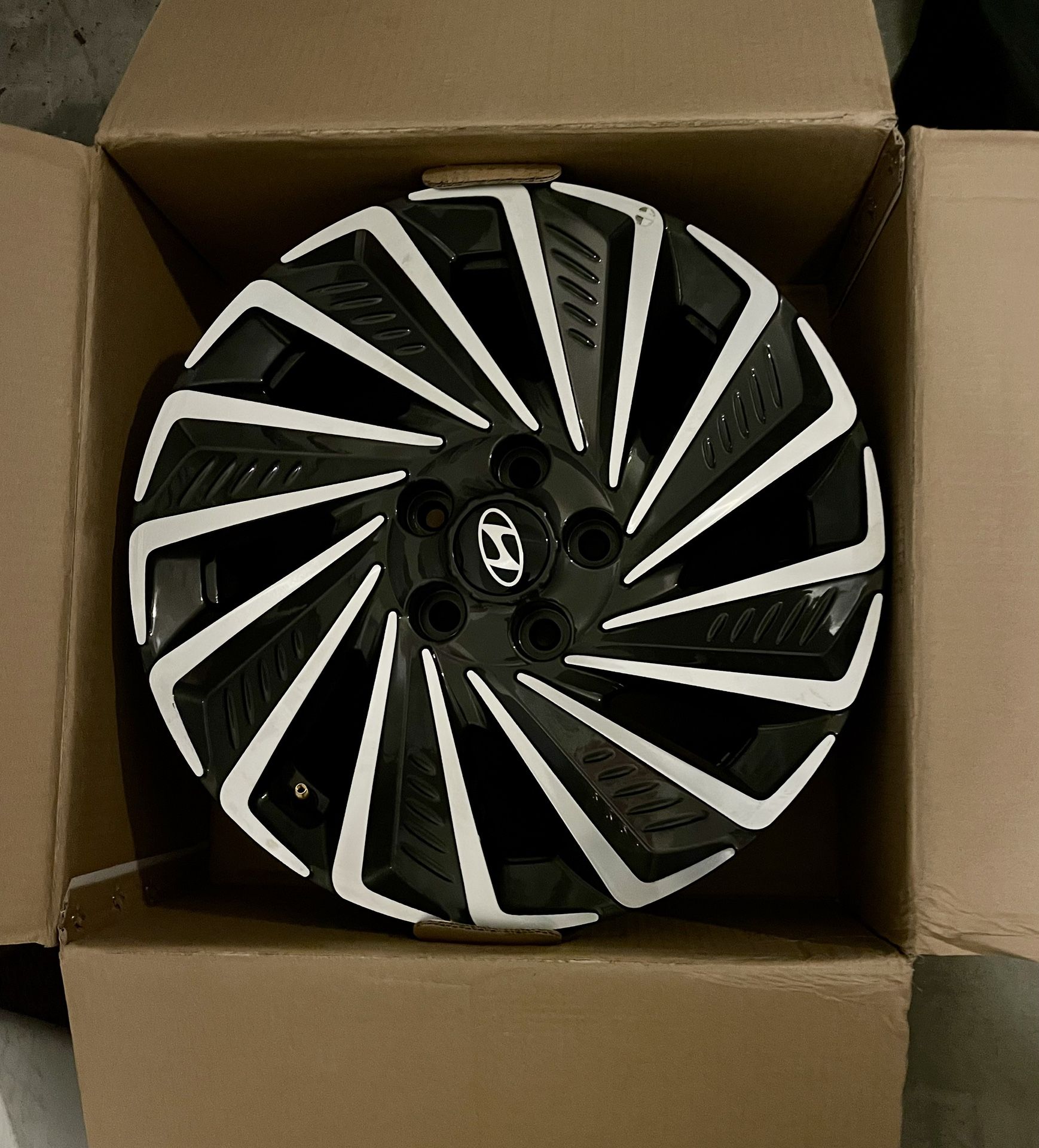 Hyundai 17” Rims/Wheels