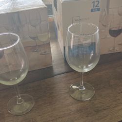  24 Wine Glasses 12oz