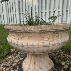 Large Decorative Concrete Garden Planter / Urn – 3 Ft Diameter – Extremely Heavy 