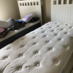 Lulu Twin Bed 