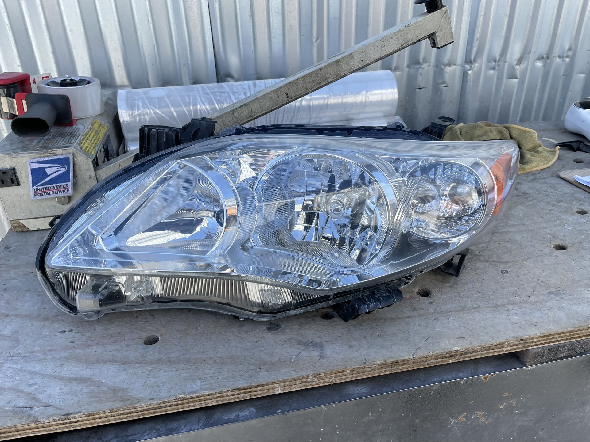 2011-2013 Toyota Corolla Left Headlight 