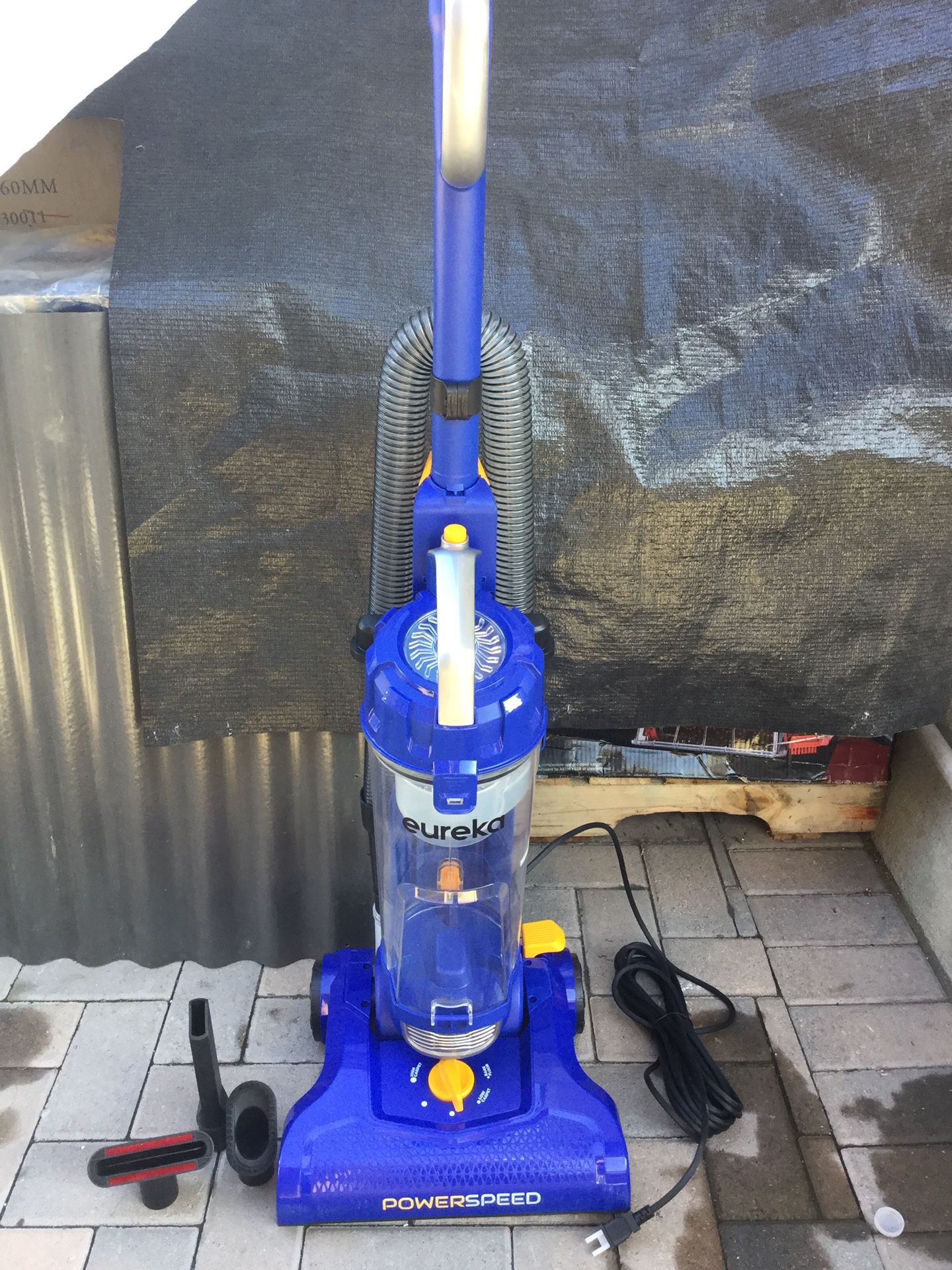 Eureka PowerSpeed Lightweight Upright Vacuum NEU 180 Blue