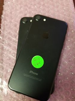 iPhone 7 unlocked 32gb with free charger