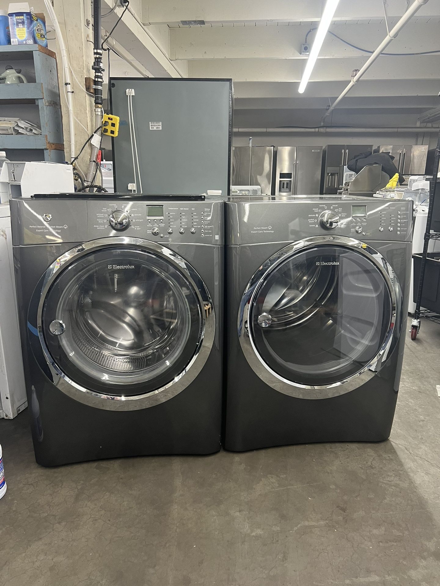Electrolux Washer Dryer w Steam
