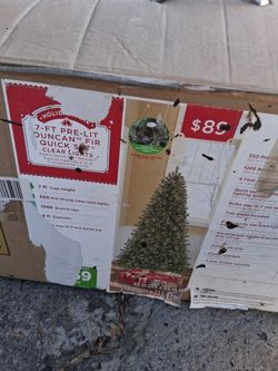 Pre-lit Duncan Fir