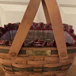 Rare 1992 Limited Christmas Longaberger Basket, Plastic liner, and cloth liner
