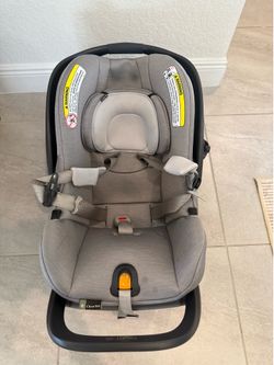 Chicco baby car seat KeyFit35