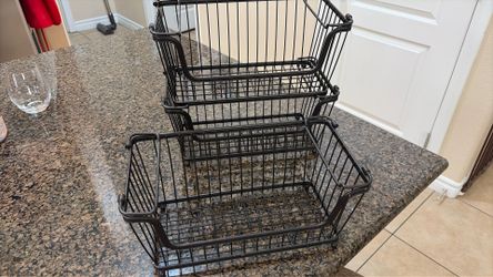 Stackable metal baskets