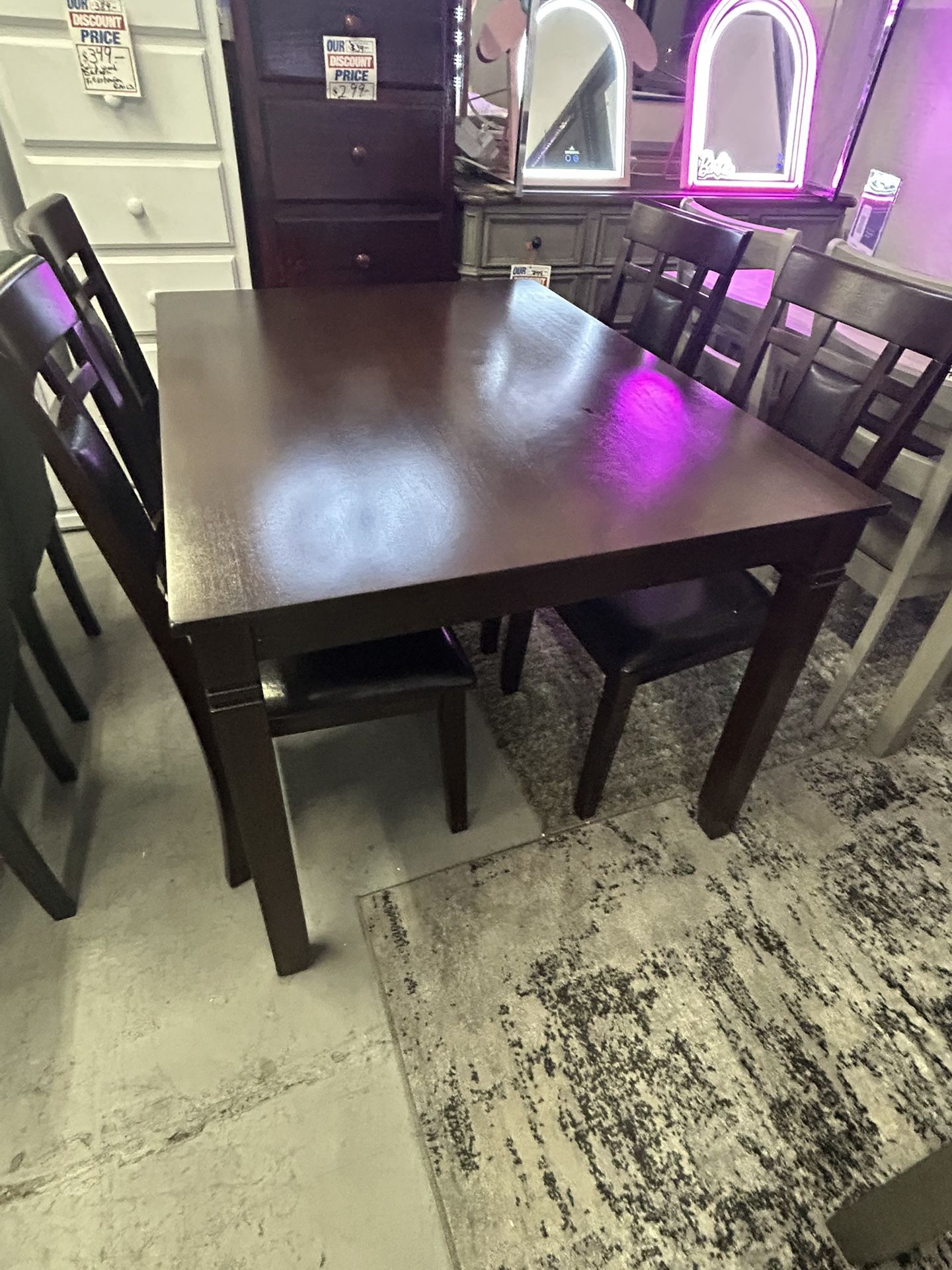 Comedor De 5 Piezas/ Financiamento Disponible
