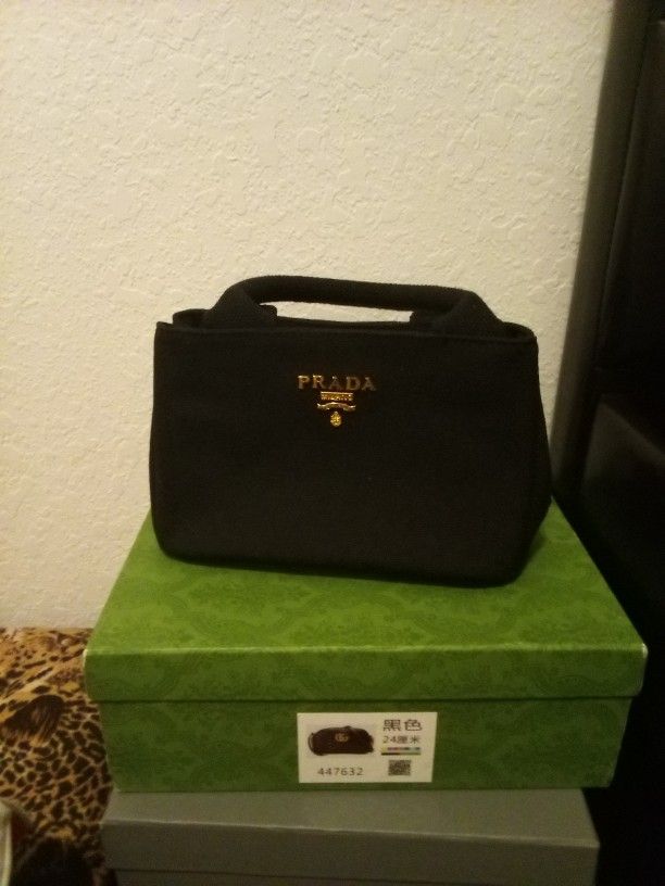 Purse. Bag. Shoulder Bag. Tote. Handbag  Bolsa. Cartera