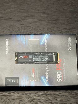 Samsung 990 PRO 4TB NVMe SSD (MZ-V9P4T0B)