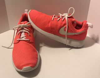 Nike Pink/Coral Size 7.5 pickup In Guyton!