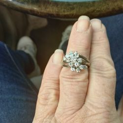 14kt. White Gold Diamond Cluster Ring