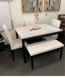 White dining set ( new in box ) 📦