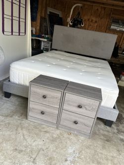 Queen Size Bed Set👑👑👑