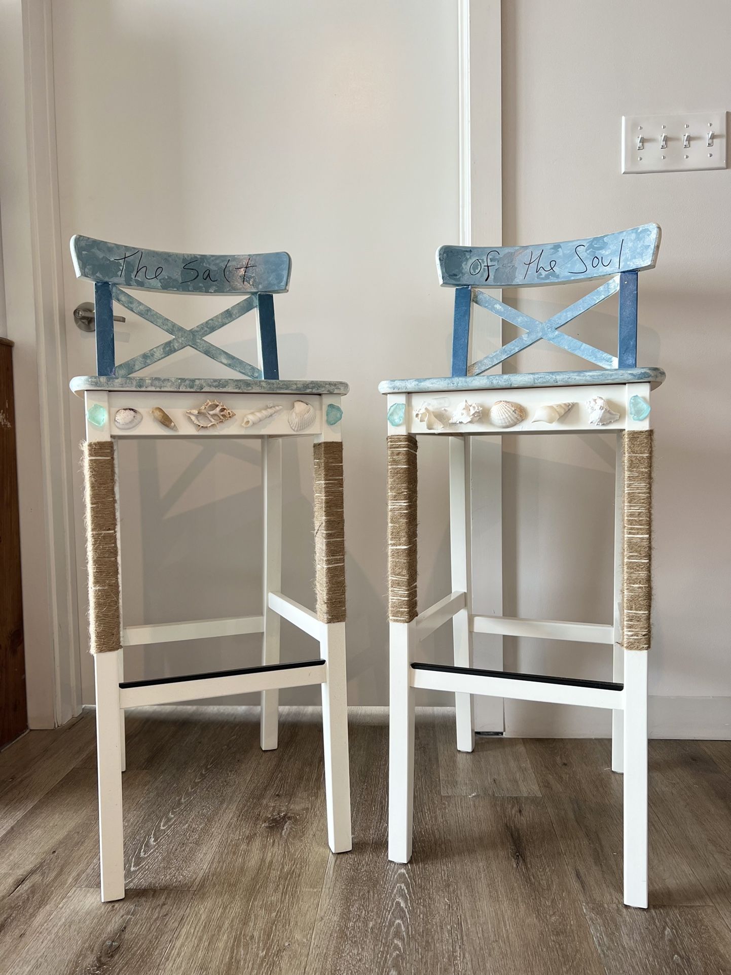 BEACH INSPIRED CHAIRS + TABLE