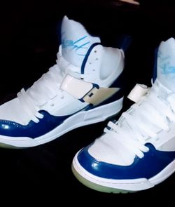 AIR JORDAN NIKE FLIGHT BASKETBALL SHOES- SIZE 9.5