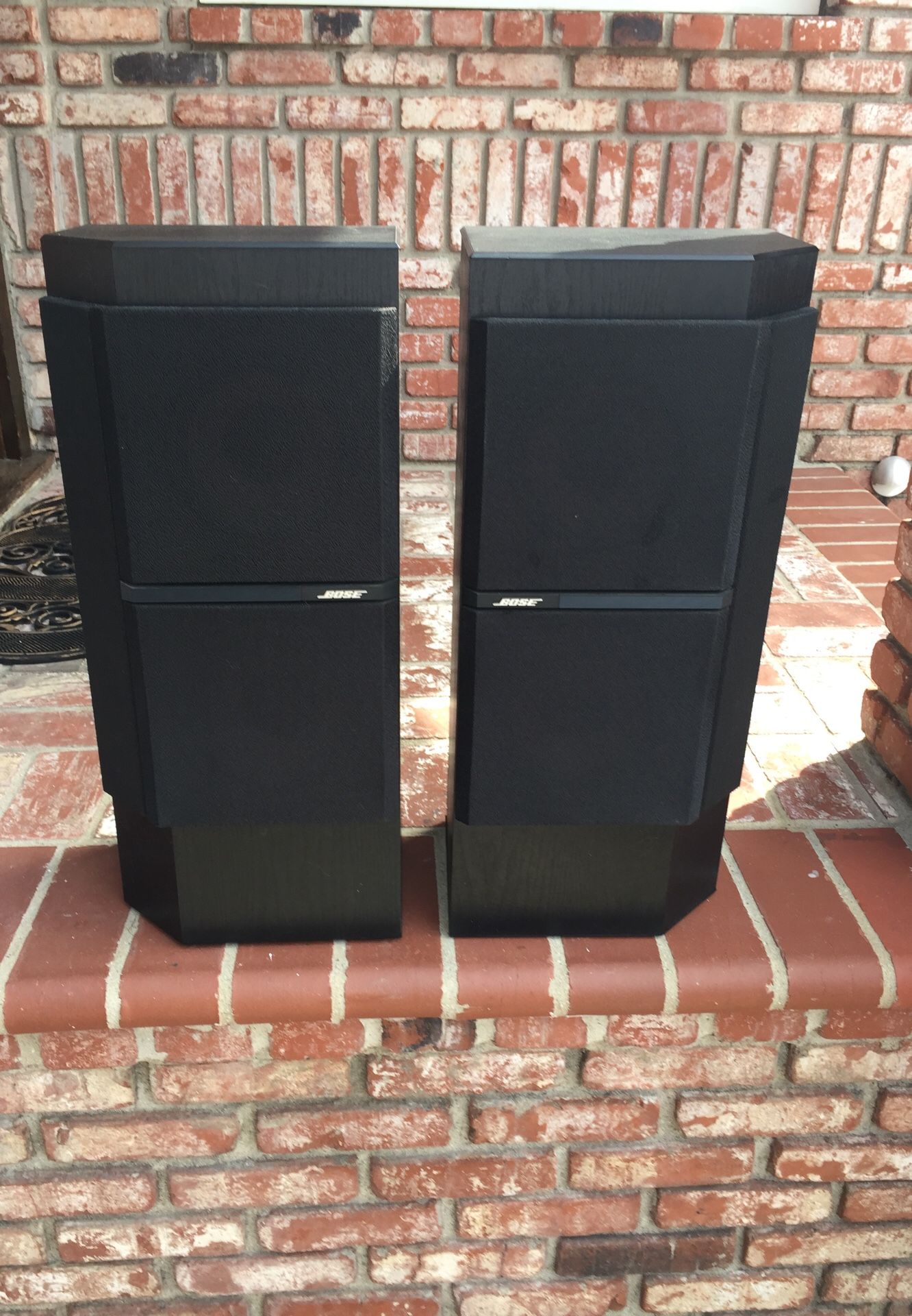 Two Bose Direct / Reflecting Speakers. 4001 speakers compatible with