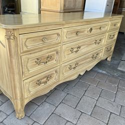 Davis cabinet company Dresser
