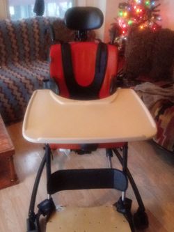 Hurry for that low hydrolite handicap chair portable as u can see like brand new only used 2 times