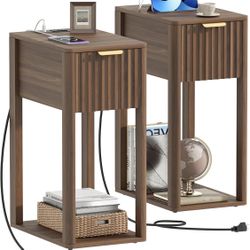 Set of 2 narrow, fluted nightstands