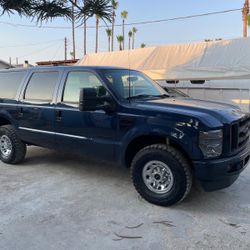 2002 Ford Excursions 