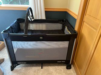 Graco Pack ’n Play On the Go Playard – Kaden – Like New