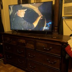 Nice Large 7 Draw Dresser With Large Mirror 