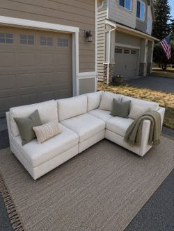 Low Profile 4 Piece Modular Couch