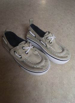Boys boat shoes excellent condition